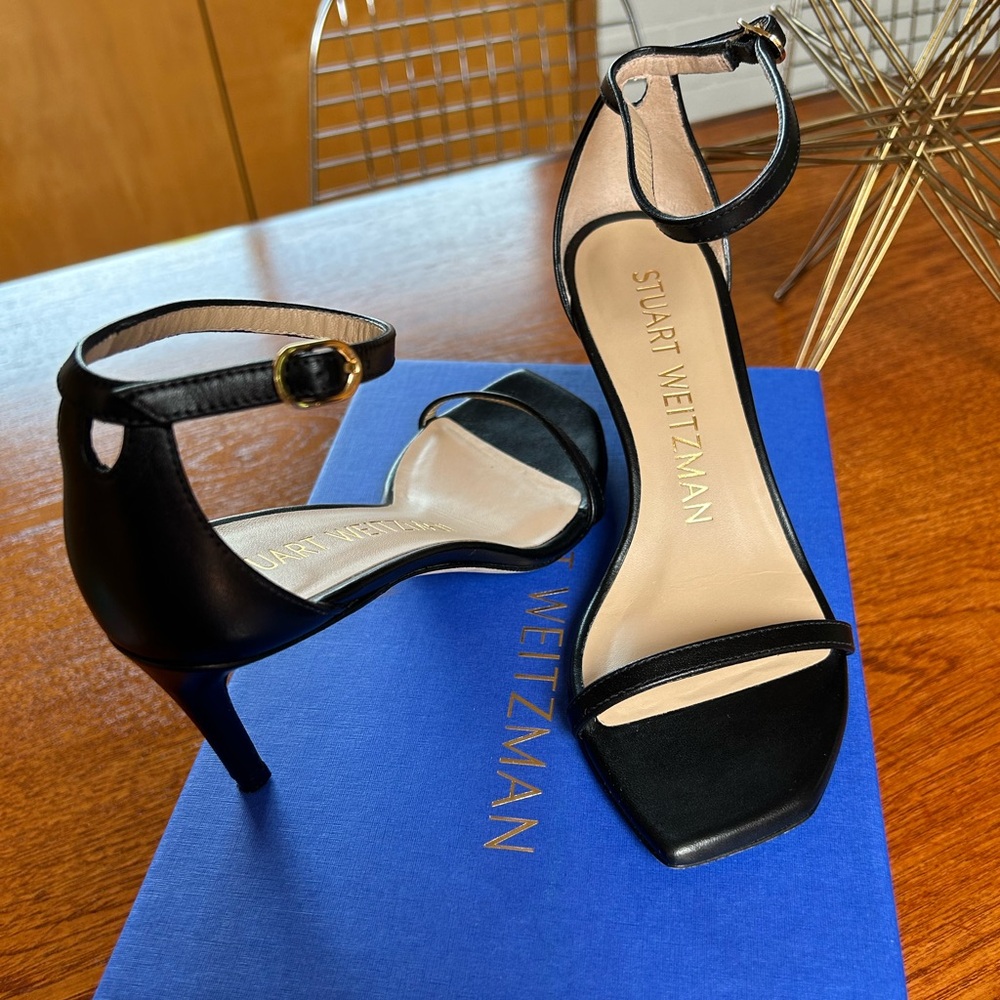 Stuart Weitzman Nudistcurve 75 Sandal